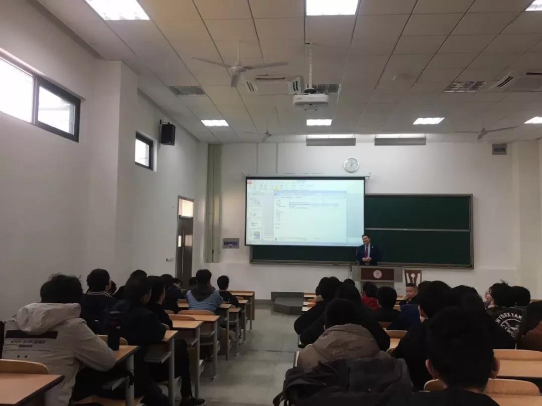 上海赫立智能機器有限公司與上海電力大學(xué)(計算機科學(xué)與技術(shù)學(xué)院)校企合作洽談會(huì )及學(xué)院學(xué)生宣講會(huì )順利召開(kāi)(圖5)